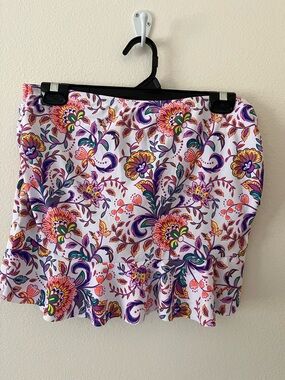 NWT Nicole Miller Swimsuit Bottoms With Attached Skirt White Floral Size M